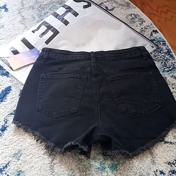 SHEIN STUDDED RAW HEM SHORTS - Picture 3 of 4
